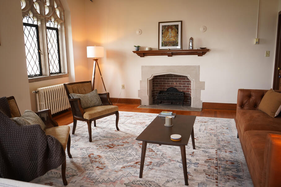 Main seating area in Kyle Sullivan’s therapy office near Highland Park.
